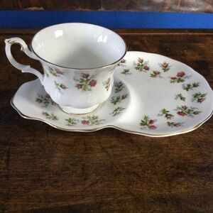 Royal Albert Winsome Teacup and Sandwich plate set Pink Roses Gold Fine china